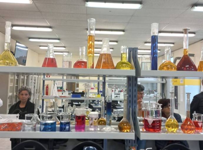 Nuovo laboratorio di Scienze con strumentazione all'avanguardia al Liceo Newton di Chivasso